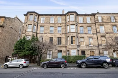 Joivy Spacious Home Near the Meadows Hotels in Newington