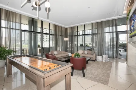 Level Chicago - Fulton Market