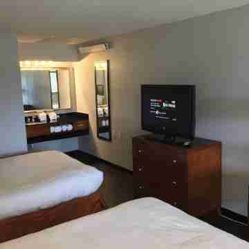 Extended Inn and Suites Rooms