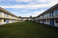 Motel 6 Camp Springs, DC - South Camp Springs Các khách sạn ở Clinton