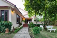 Nui Thom Ecolodge Hotels in 