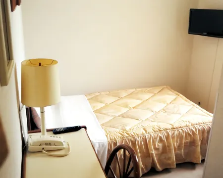 ビジネスホテル オーク昭島 昭島のホテル