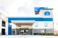Palace Inn Blue IAH East