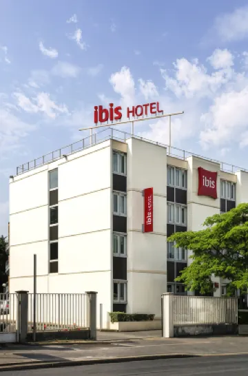 Ibis Saint-Denis Stade Ouest Hotels near Basilica Cathedral of Saint Denis