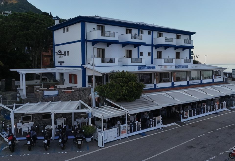 hotel overview picture