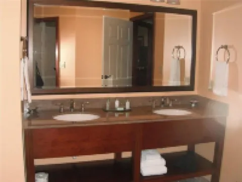 Tamarack Club Holiday Valley Condo 1Br 1BA Ski in Ski Out Golf Sleeps 4