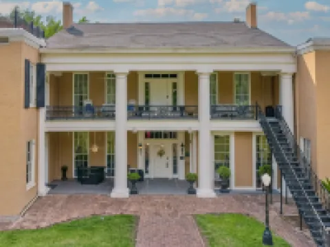 The Inn at Cedar Grove