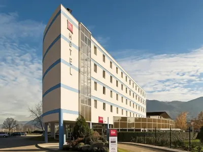 Hôtel ibis Archamps Porte de Genève Hôtels à proximité de : UCPA Vitam