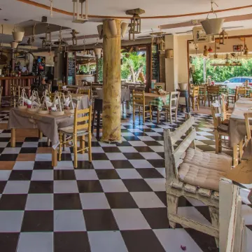 Iniohos Zante Hotel & Suites