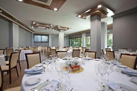 Hotel Torres I Отели рядом с достопримечательностью «Fuente De Los Cerezos»