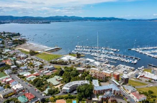 Modern Luxurious Living With Your Own Parking Spot Отели рядом с достопримечательностью «Long Beach»