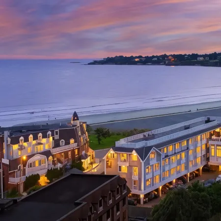 Newport Beach Hotel & Suites