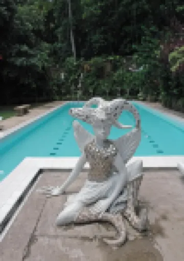 Helgasfolly Anti Hotel Residence