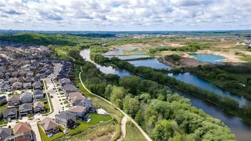 Rivertrail Retreat - 1 of a Kind Picturesque Deck + Movie theatre + Getaway