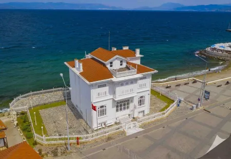 1881 Ata Konağı Отели рядом с достопримечательностью «Mudanya Yunus Aniti»