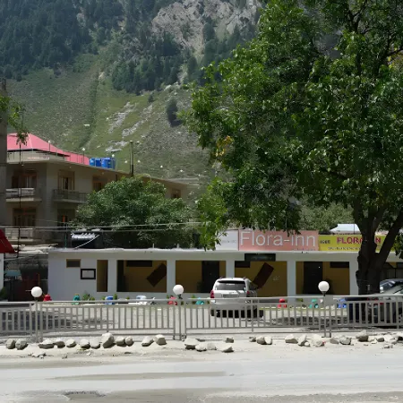 Flora Inn Hotel Naran