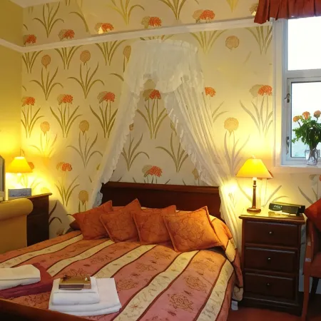 Midway Guest House