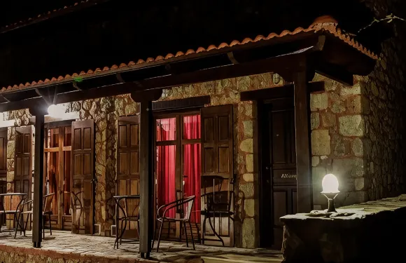 帕里奧卡斯特羅旅館