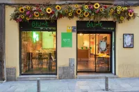 Blume Cruz Suites