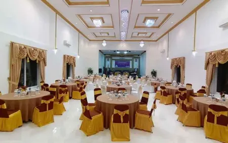 The Rich Hotel Отели в г. North Penajam Paser Regency