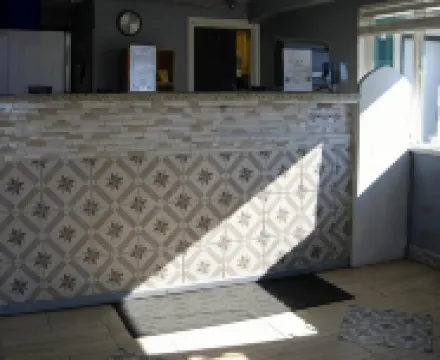 Nampa Inn & Suites