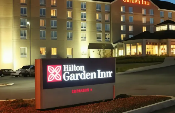 哈利法克斯機場希爾頓花園酒店