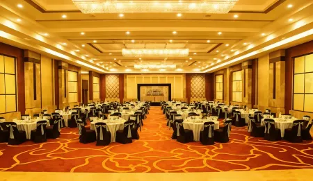 Sayaji Indore Отели рядом с достопримечательностью «Сакет Гарден»