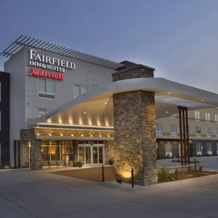 Fairfield Inn & Suites Scottsbluff Отели в г. Скоттсблаф
