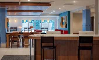 Holiday Inn Express & Suites Tonawanda - Buffalo Area