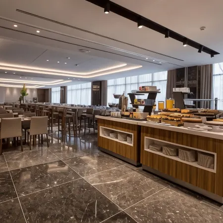 Hotel Giralda Center
