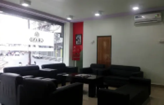 The Grand Hotel アイザウルのホテル