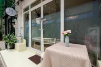 Beds Friends Phi Phi