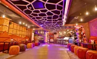 Regenta Central the Crystal Kanpur, - bar