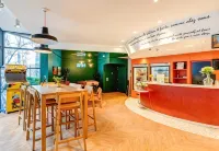 B&B HOME Rueil-Malmaison Gare - bar