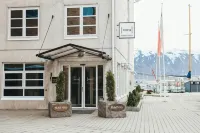 Home Hotel with Hotel di 