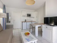 Odalys Le Petit Pont Residence Hotels in Hourtin