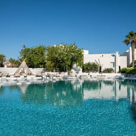 AMĀRIA Beach Resort by NOMÉE Hospitality Group Отели рядом с достопримечательностью «Пляж Монолитос»