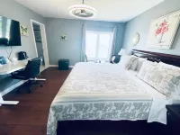 Butterfly Manor - Bed and Breakfasts