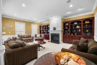 Pool - 7 Bedrooms - Close to beach - Boutique