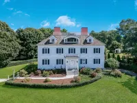 Spacious Waterview Home - Spa, Pool Table & Fireplaces – for Families & Reunion Hotels in Bourne