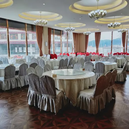 Tsangyang Gyatso Hotel