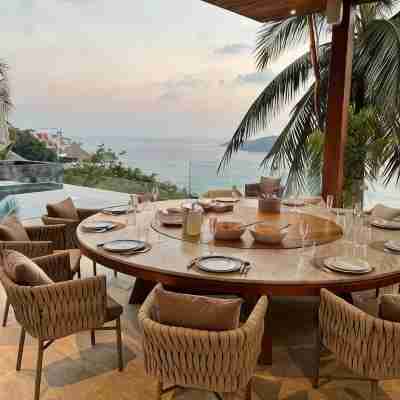 Casa Caracol - Luxury 5-bedroom villa in Arcano Dining/Meeting Rooms