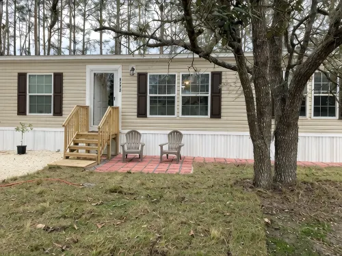 Sweet retreat in the springs home near 19 on quiet, secluded half acre