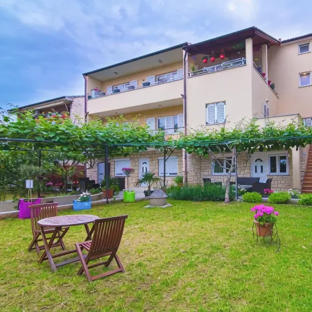 Apartments Nicole