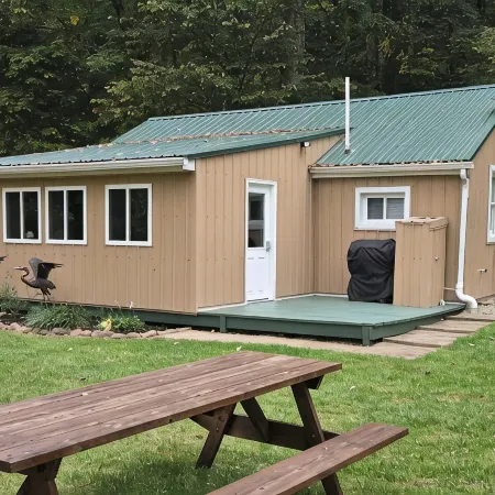 The Riverside Cottage... Charming  2-bedroom cottage on the Mohican River