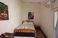 Charmed by La CalzadaPrivate home in the heart of Granada2Br/AC/WiFi/Kitchen - Homestays