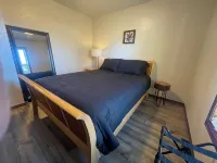 Spacious 5-bedroom house with WiFi, AC in charming Arvada