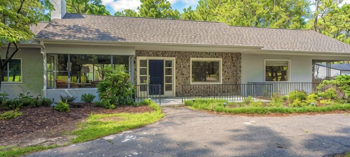 Great Reviews! Welcome Golfers & Families located on 5 Acres of Privacy! ムーアのホテル
