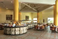 Beachfront apartment with a view, for 2-8 people at Hotel Colon Salinas
