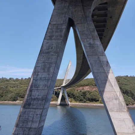 La Roseraie Les pieds dans l'eau Crozon peninsula